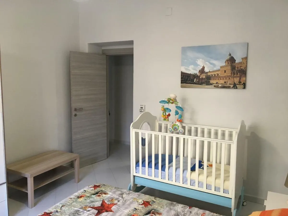 75 négyzetméteres, 2 hálószobás Apartman 1 fürdőszobával Vízpart területén Palermo